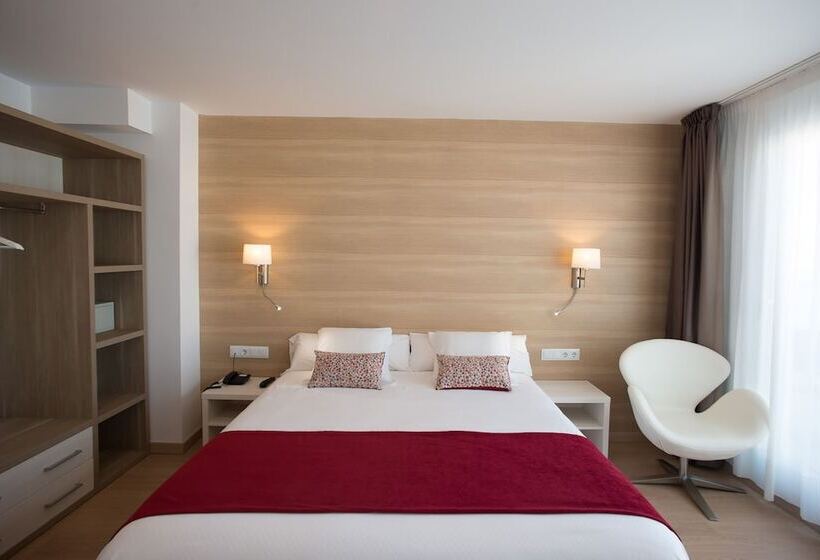 اتاق لوکس, Hostal Menurka
