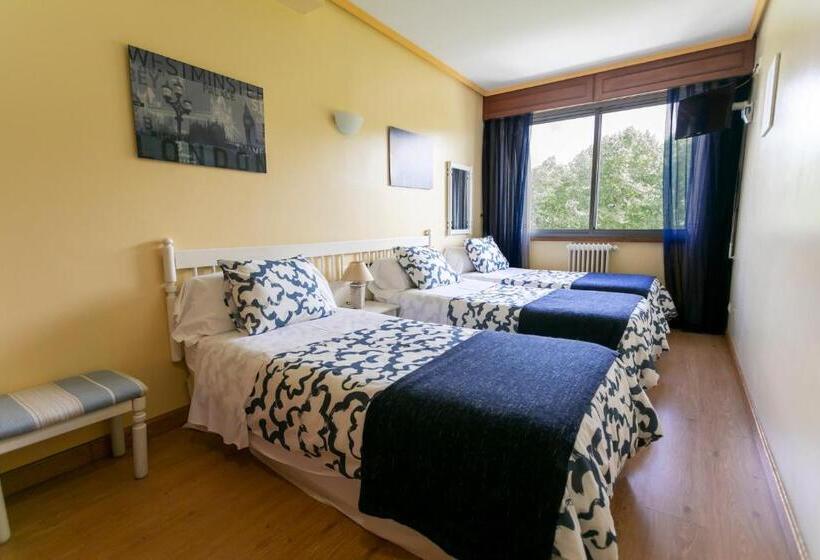 اتاق استاندارد سه نفره, América Ferrol