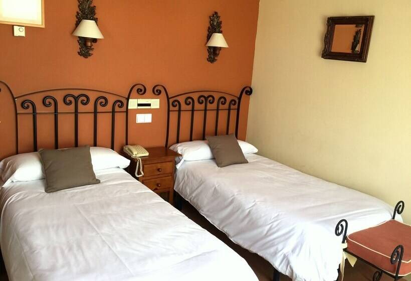 Chambre Triple Standard, Arco San Vicente