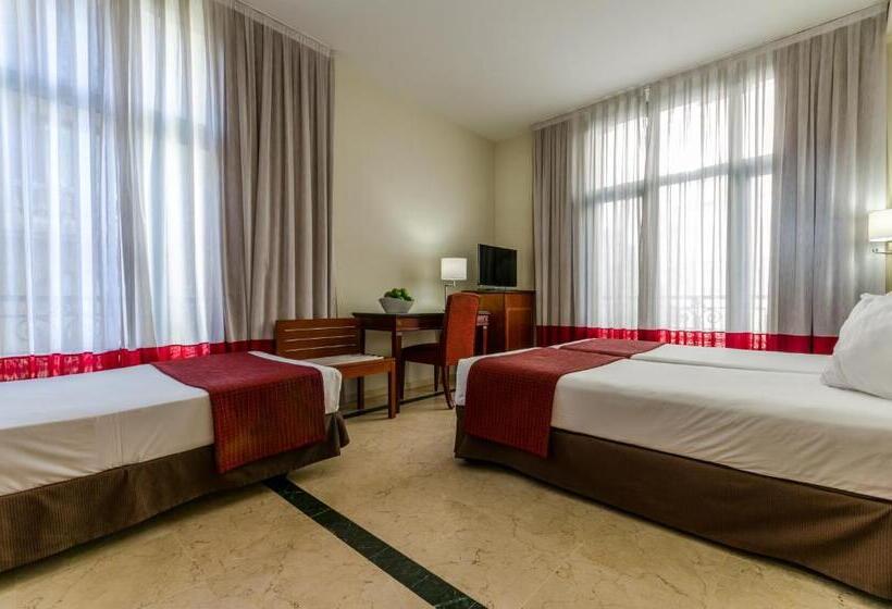 Quarto Triplo Standart, Exe Laietana Palace