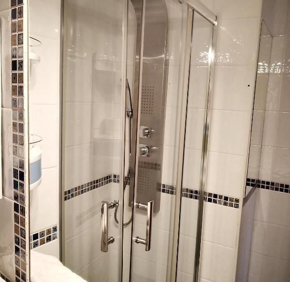 اتاق استاندارد سه نفره, Hostal Alcántara