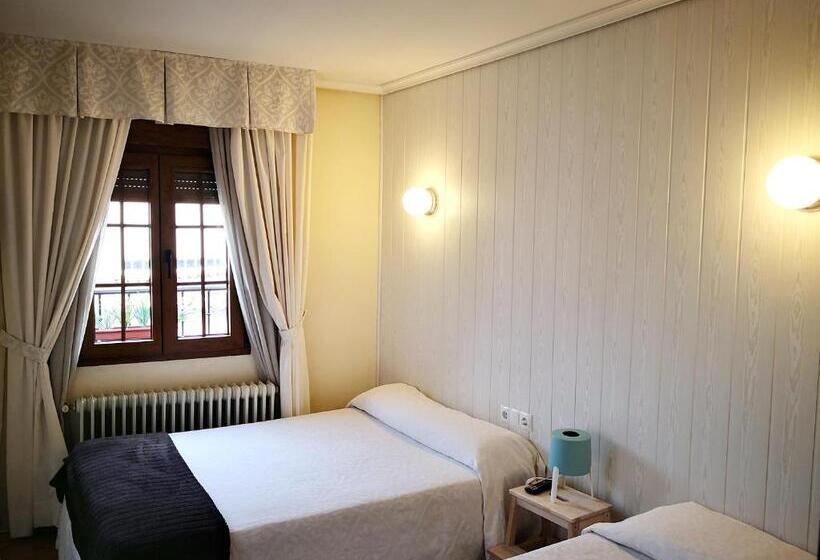 اتاق استاندارد سه نفره, Hostal Alcántara