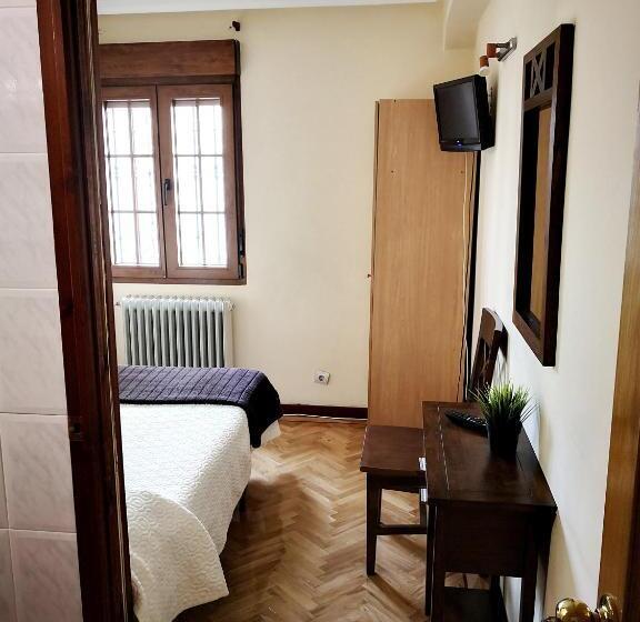 اتاق استاندارد یک نفره, Hostal Alcántara