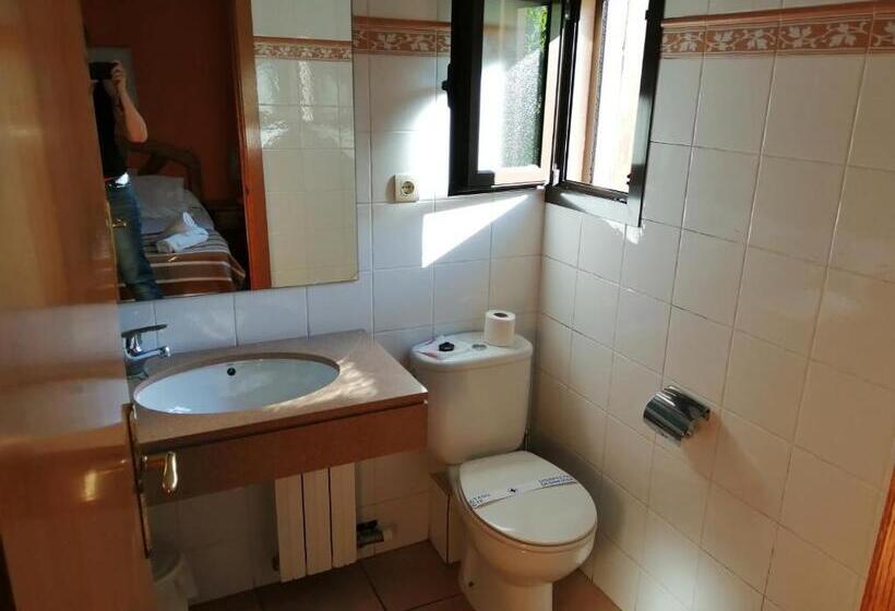 اتاق کلاسیک چهارنفره, Hostal Cal Batista