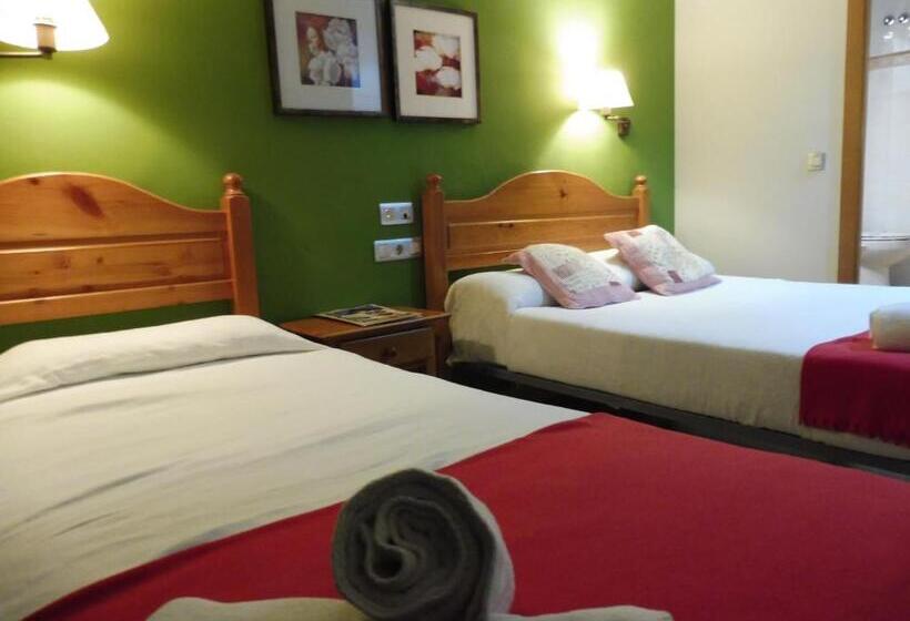 اتاق استاندارد سه نفره, Hostal Cal Batista