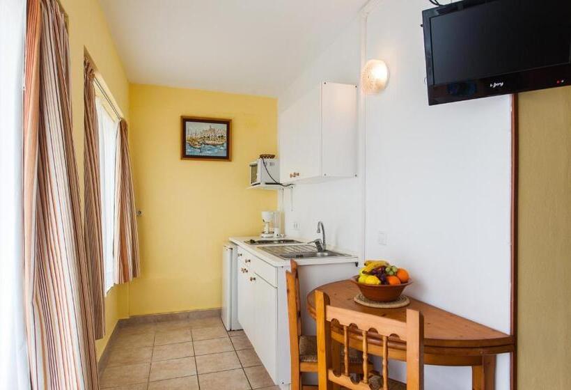 سوییت, Hostal Doris   Adults Only