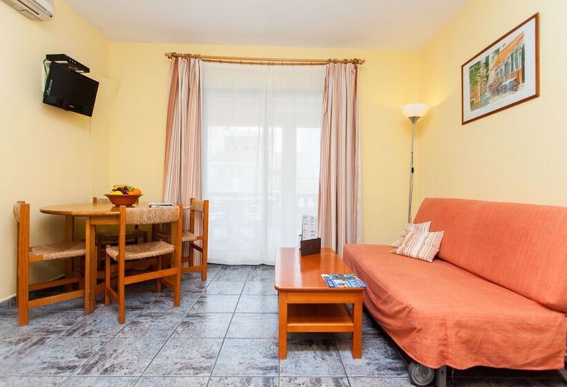 سوییت سوپریور, Hostal Doris   Adults Only
