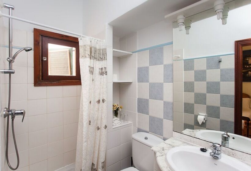 سوییت سوپریور, Hostal Doris   Adults Only