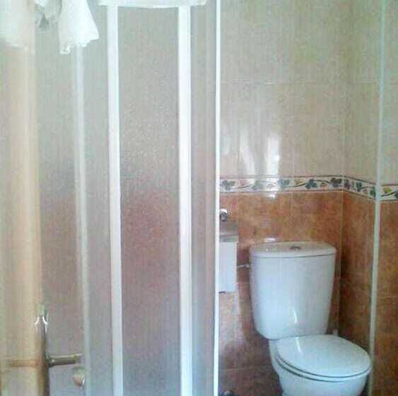 スタンダードルーム, Hostal álvarez
