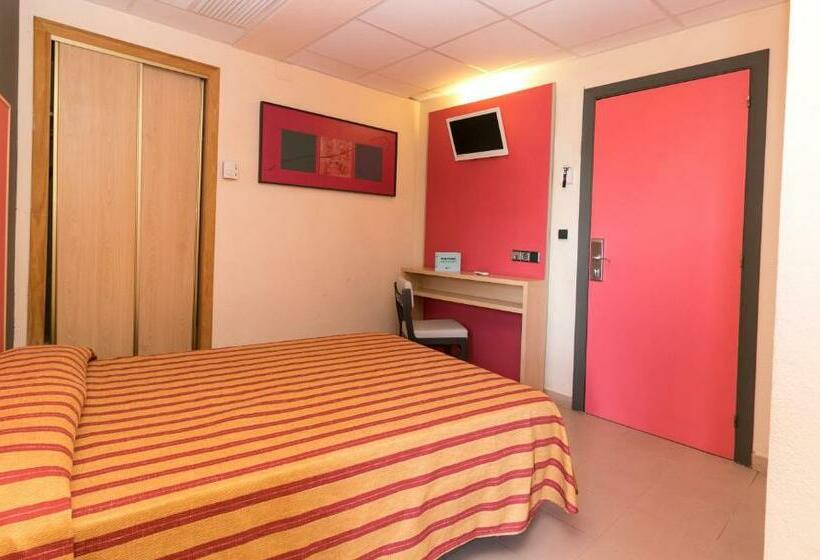 Chambre Standard Individuelle, The Red   Adults Only
