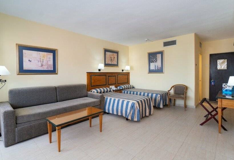 侧面带海景的标准工作室, Apartamentos Pyr Fuengirola