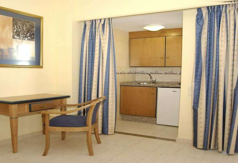侧面带海景的标准工作室, Apartamentos Pyr Fuengirola