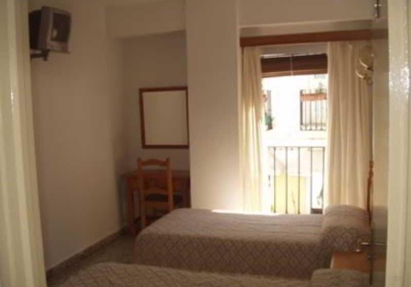 Standard Room with Balcony, Hostal Paco Marbella