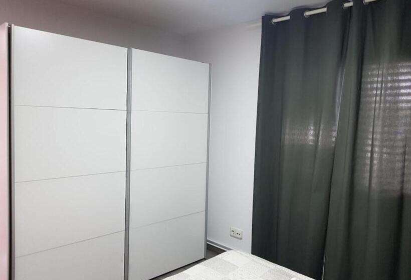 テラス付き１ベッドルームアパートメント, Hostal Termes
