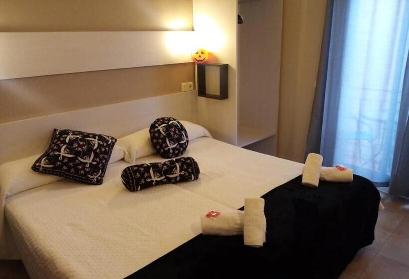 スタンダードルーム, Hostal Termes