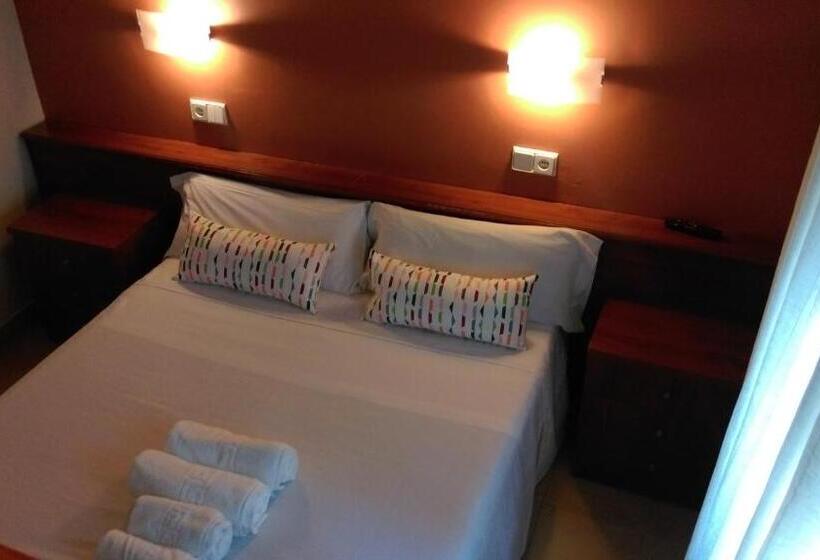 スタンダードルーム, Hostal Termes