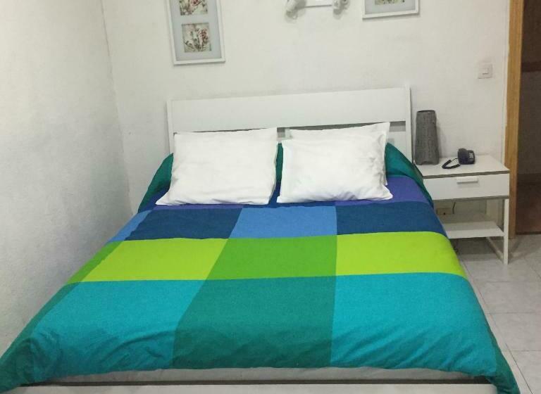 Quarto Estandar, Hostal Tres Cantos