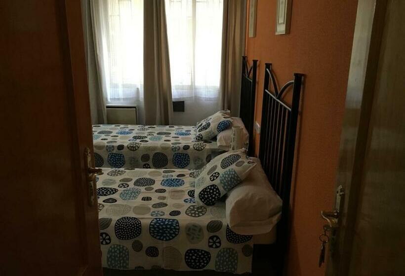 Quarto Estandar, Hostal Tres Cantos