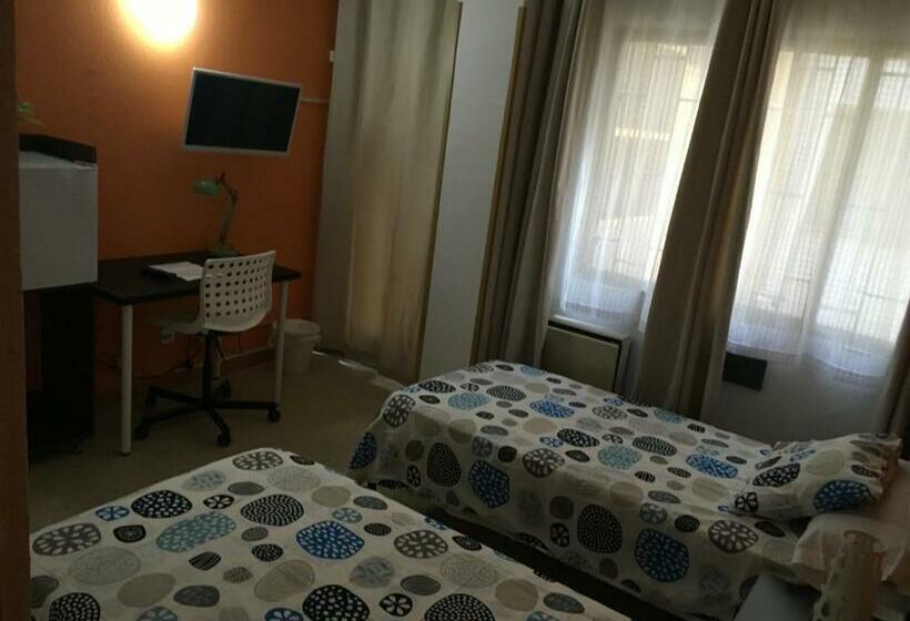 Quarto Estandar, Hostal Tres Cantos