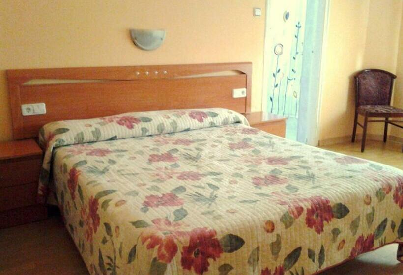 اتاق استاندارد, Hostal Urgell
