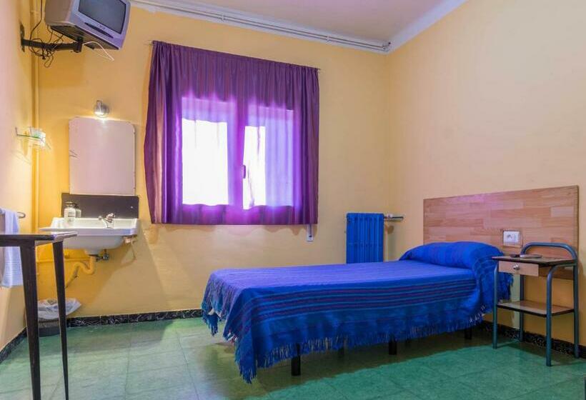 اتاق استاندارد یک تخته با سرویس بهداشتی مشترک, Hostal Urgell