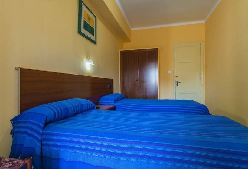 اتاق استاندارد یک نفره, Hostal Urgell