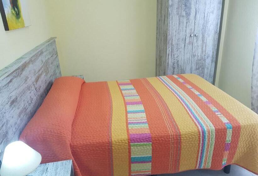 اتاق استاندارد, Hostal Virgen Del Rocío