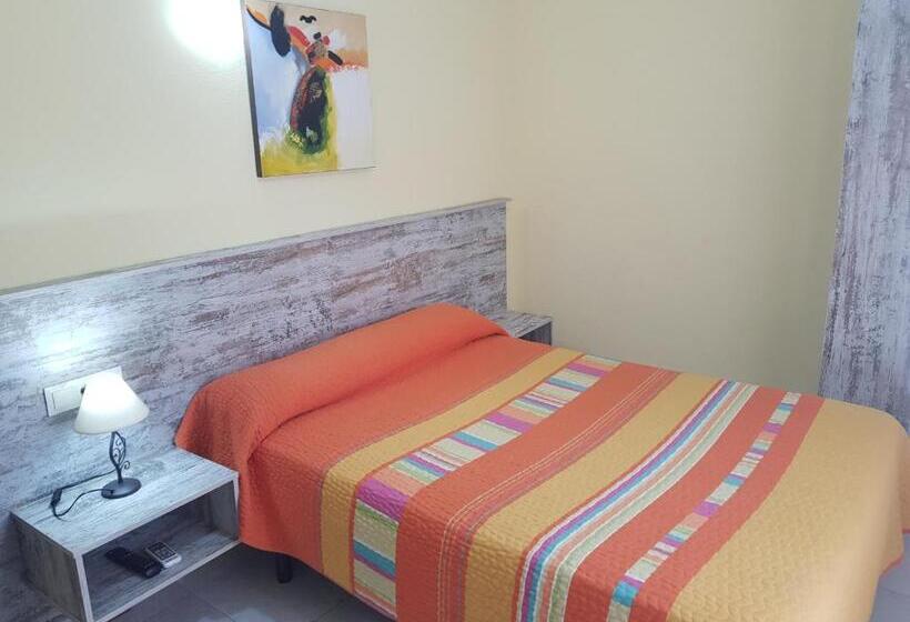 اتاق استاندارد, Hostal Virgen Del Rocío
