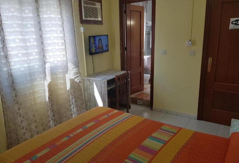 اتاق استاندارد, Hostal Virgen Del Rocío
