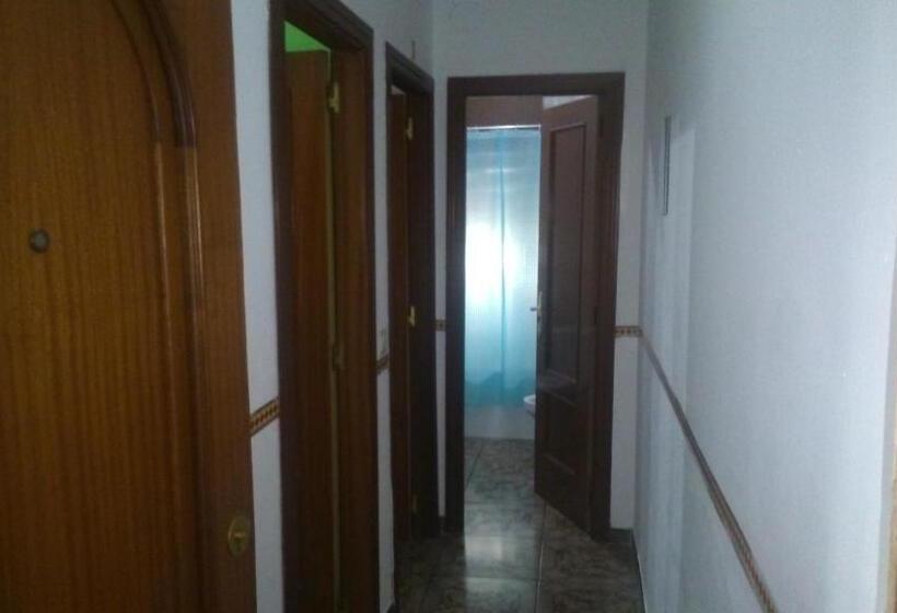 اتاق خانوادگی, Hostal Virgen Del Rocío