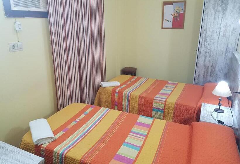 اتاق خانوادگی, Hostal Virgen Del Rocío