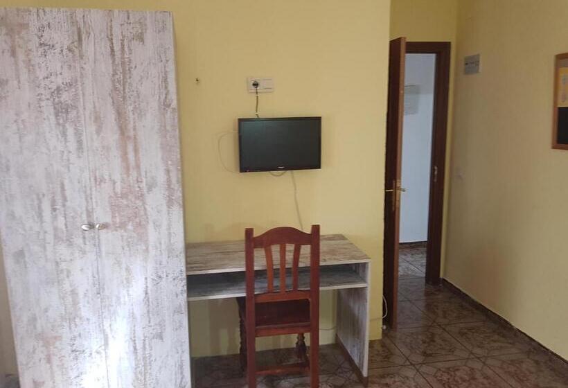 اتاق خانوادگی, Hostal Virgen Del Rocío
