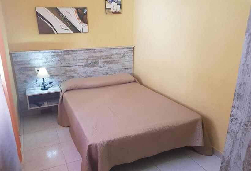اتاق خانوادگی, Hostal Virgen Del Rocío