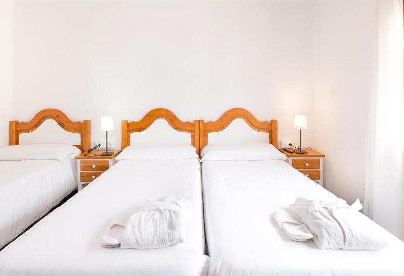스탠다드 트리플 룸, Hotel Apartamentos Trainera