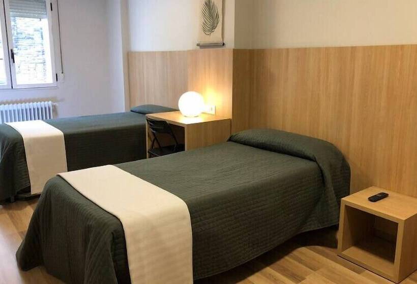 اتاق استاندارد, Bearan Bar & Rooms