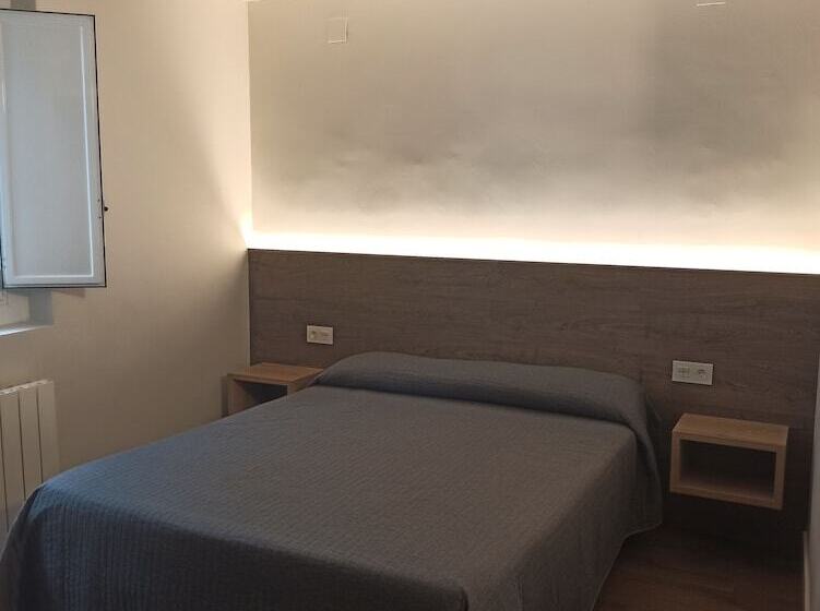 اتاق استاندارد سه نفره, Bearan Bar & Rooms