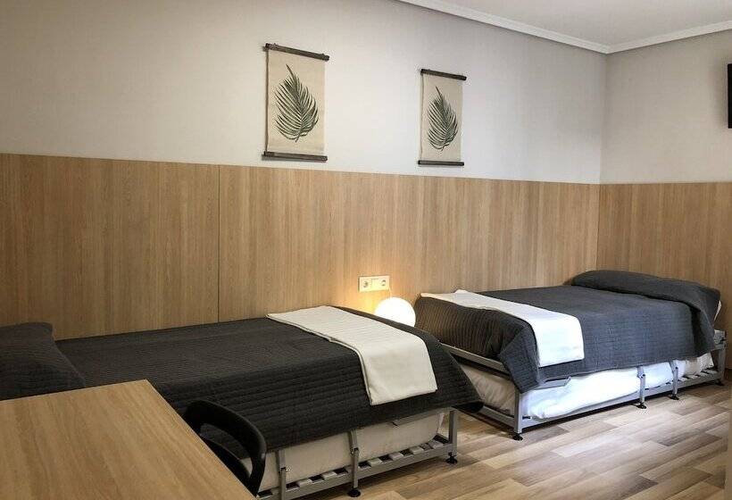 اتاق استاندارد چهار تخته, Bearan Bar & Rooms