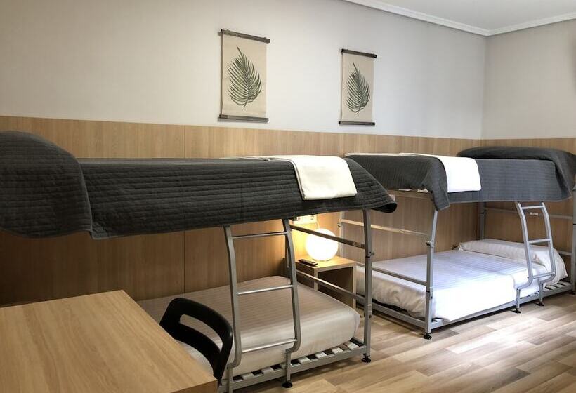 اتاق استاندارد چهار تخته, Bearan Bar & Rooms
