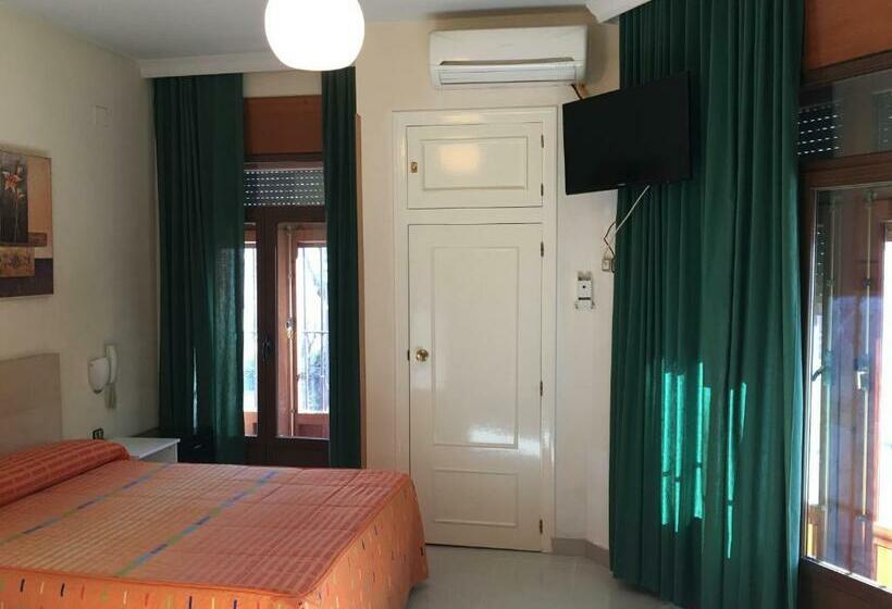اتاق استاندارد, Hostal Cervantes