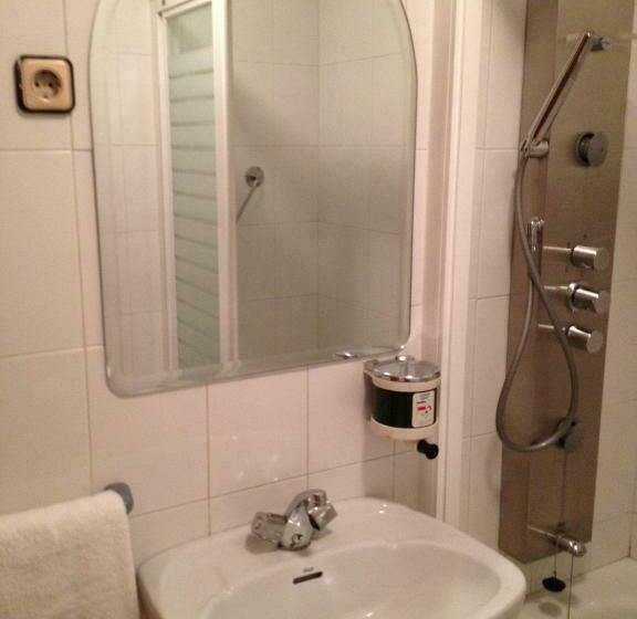 اتاق استاندارد, Hostal Cervantes