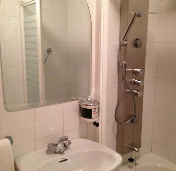 اتاق استاندارد, Hostal Cervantes