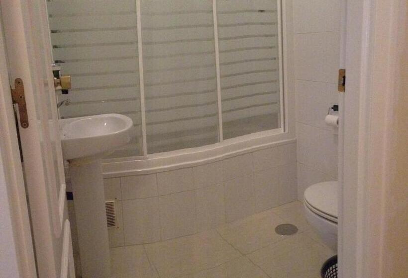 اتاق استاندارد یک نفره, Hostal Cervantes