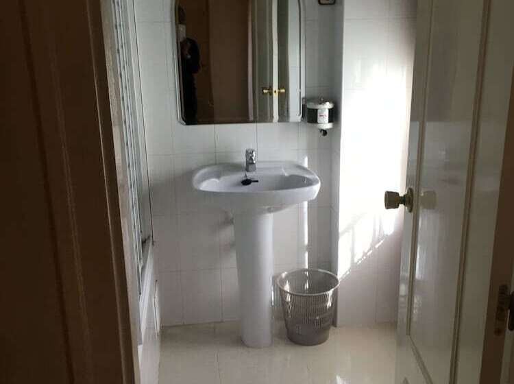 اتاق استاندارد یک نفره, Hostal Cervantes