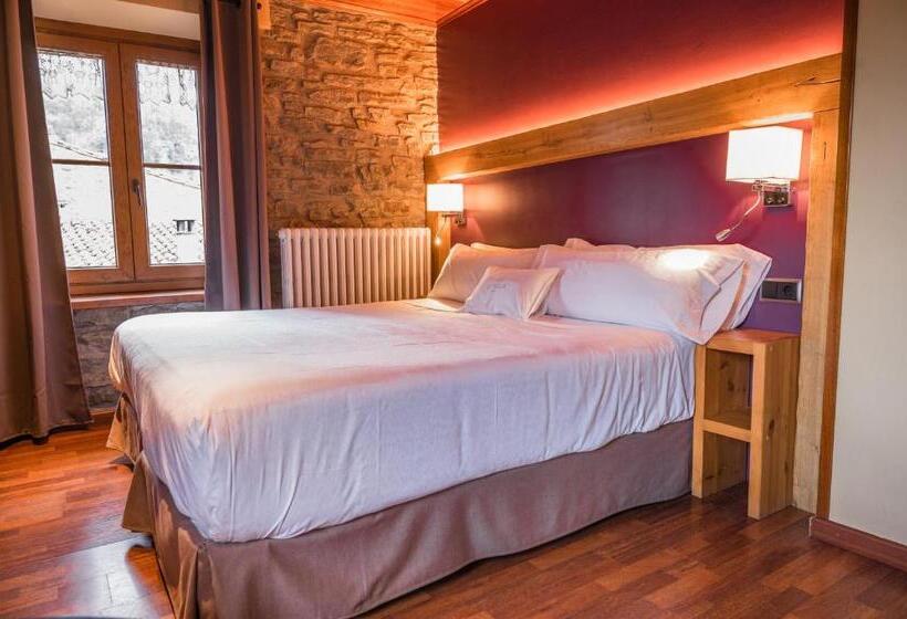 اتاق سوپریور, Hostal Estrella