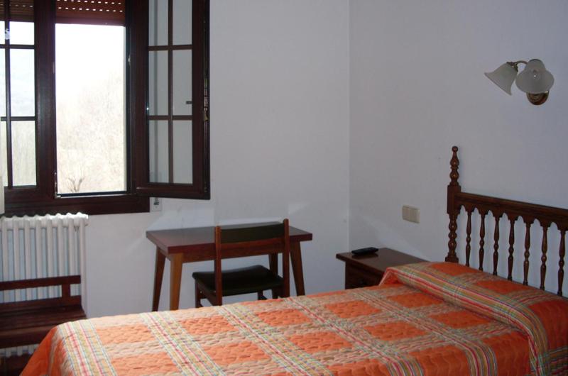 اتاق استاندارد یک نفره, Hostal Fondevila