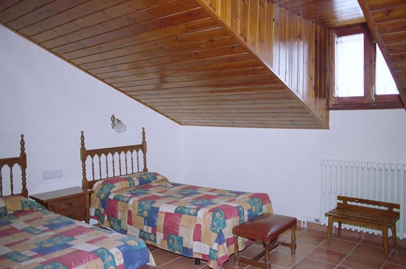 اتاق استاندارد چهار تخته, Hostal Fondevila