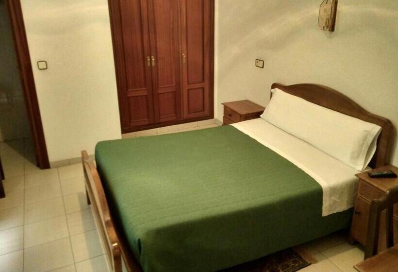 اتاق استاندارد, Hostal Gaudí