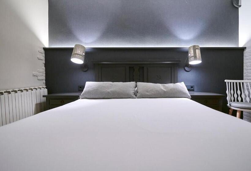 اتاق استاندارد با بالکن, Hostal Lola
