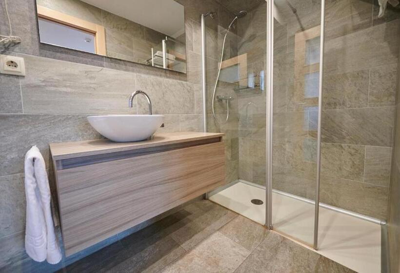 اتاق استاندارد با بالکن, Hostal Lola