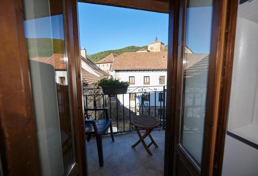 اتاق استاندارد با بالکن, Hostal Lola